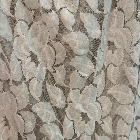 Elegant Vintage Floral Lace Maxi Skirt in Cream - Picture 2 of 5